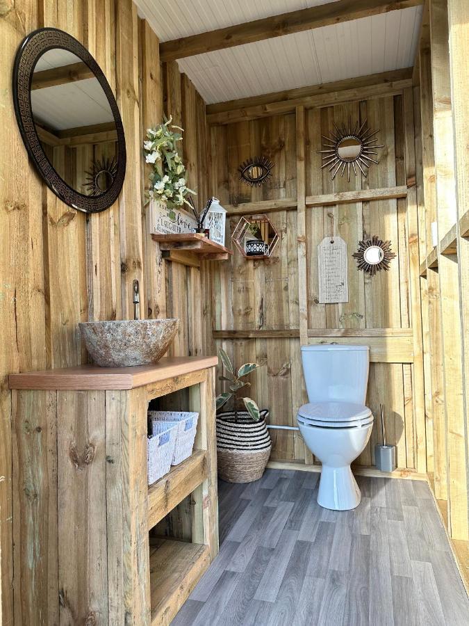 Deerstone Glamping-Pinhaw Beacon Dome Hot Tub Hotell Earby Exteriör bild
