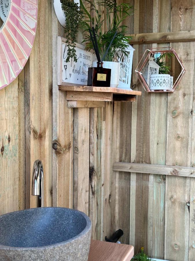 Deerstone Glamping-Pinhaw Beacon Dome Hot Tub Hotell Earby Exteriör bild